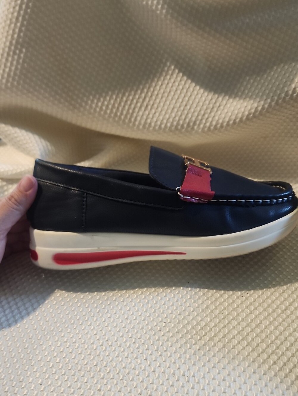 Tommy Hilfiger Navy and Red Slip-On Loafers with Gold H Accent - Picture 4 of 11